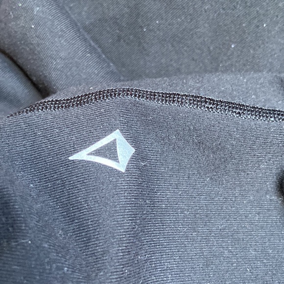 Girl's Ivivva Black HR Flared Groove Pants *Reversible - Picture 10 of 10